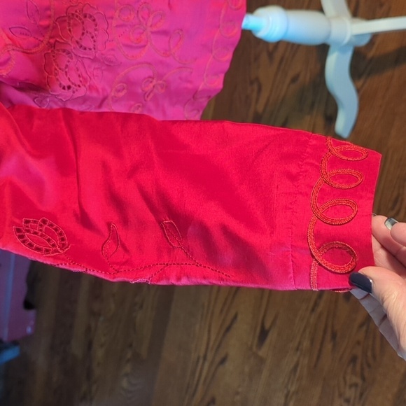 Vtg Red 100% silk scroll work cut out Office Siren button up career blouse Sz M - Picture 5 of 9